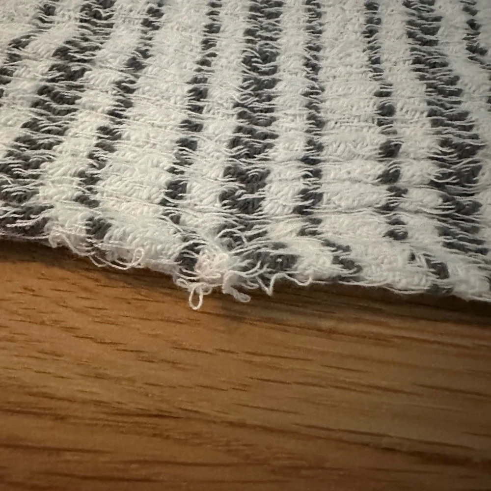 Minimalist Neutral Hand-Loomed Cotton Gray/White Tassel Throw 27.5” x 72” Gute